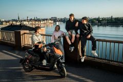 FQiX 150 300 Lifestyle Orange 61