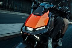 FQiX 150 300 Lifestyle Orange 68